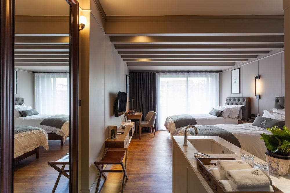 Marine Beach Hotel Pattaya Room Type - Superior Twin Room