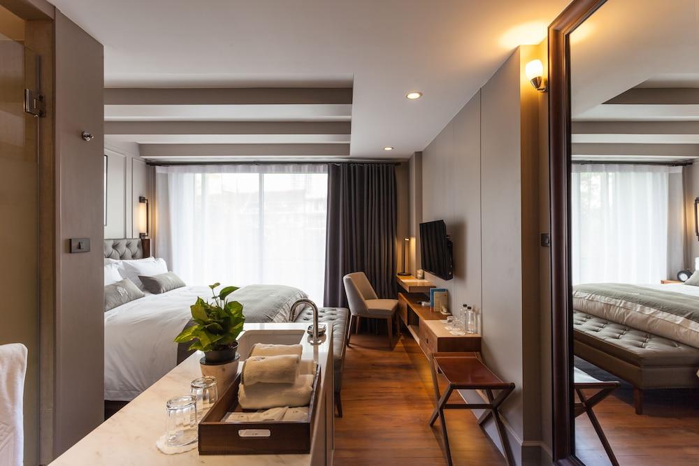 Marine Beach Hotel Pattaya Room Type - Superior Double Room Marine Beach Hotel Pattaya Room Type - Superior Double Room