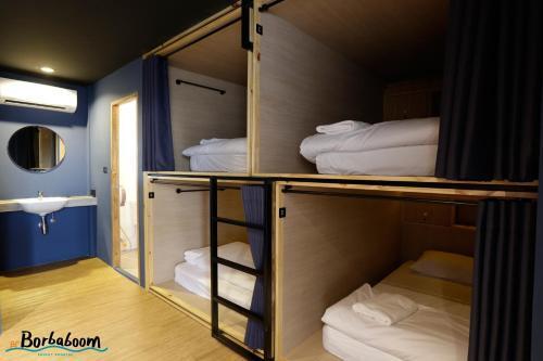 Borbaboom Poshtel - Hostel Room Type - Single Capsule - Mixed
