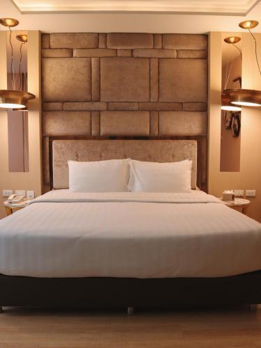 De Prime@rangnam, Your Tailor Made Hotel - Tap to explore photos