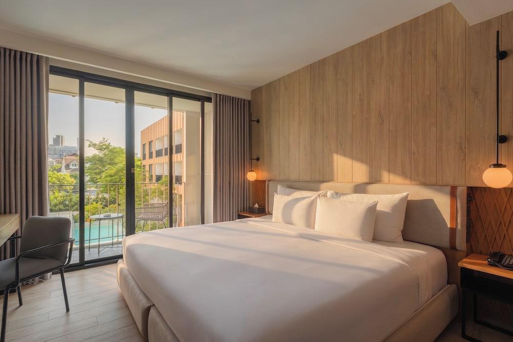 Craftsman Bangkok Room Type - Signature Room, 1 King Bed, Balcony