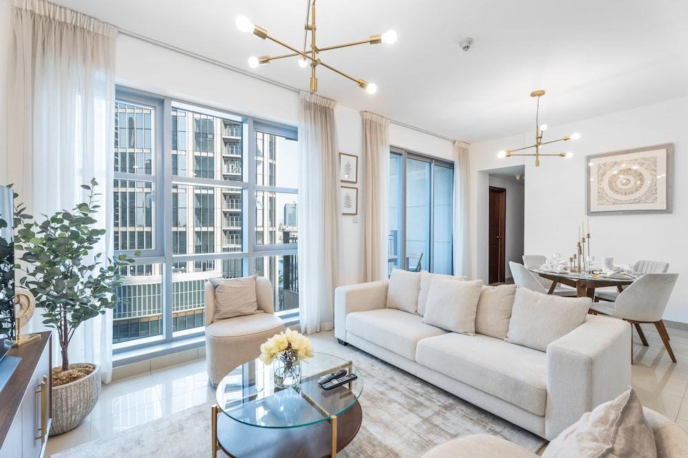 Nasma Luxury Stays - Standpoint Tower A Room Type - Classic Apartment