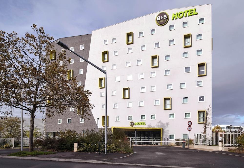 B&B HOTEL NANTERRE Rueil Malmaison - Tap to explore photos