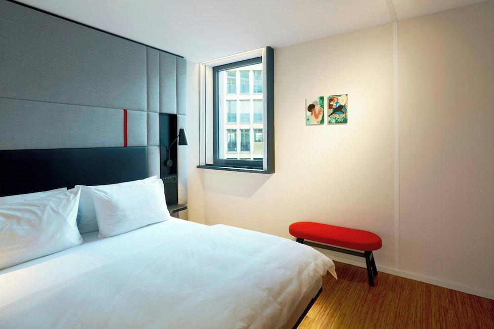 citizenM Paris la Défense Room Type - Room, 1 King Bed