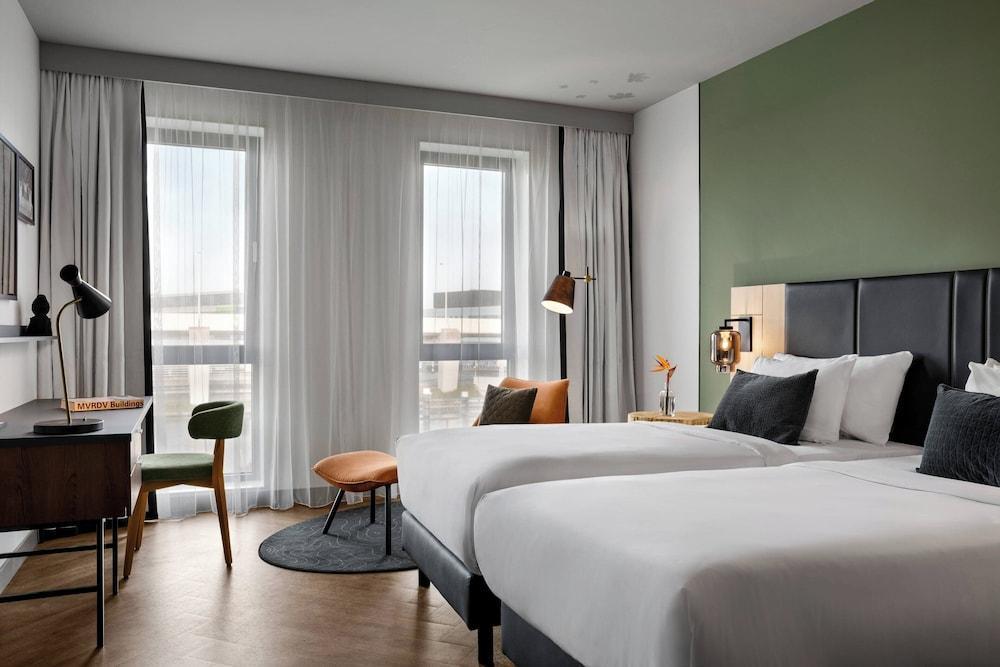 Renaissance Amsterdam Schiphol Airport Hotel by Marriott - Tap to explore photos