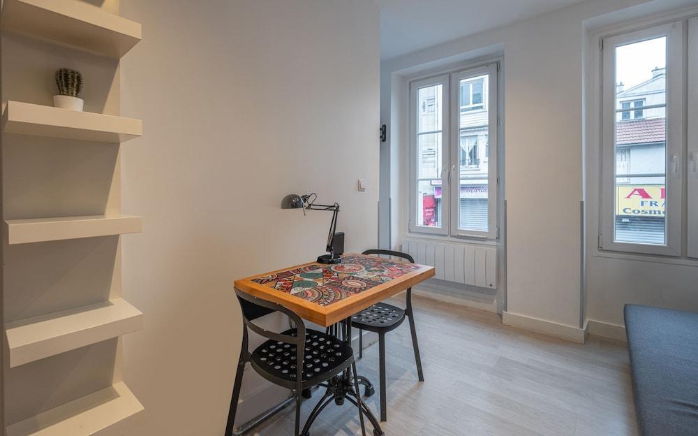 Résidence Clignancourt Room Type - Club Studio, 1 Queen Bed with Sofa bed, Non Smoking