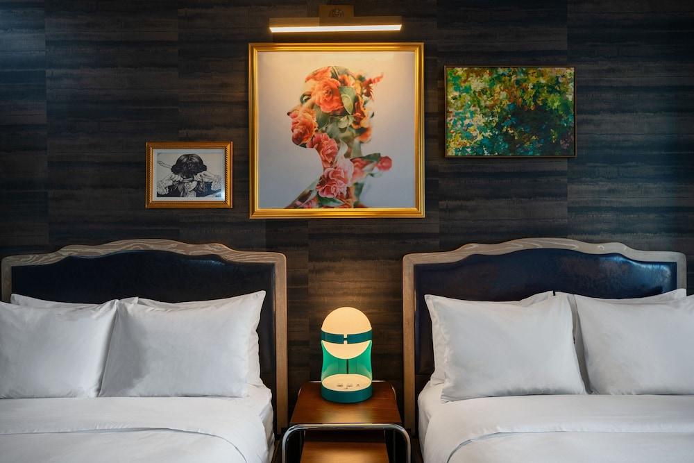 Renaissance New York Chelsea Hotel by Marriott - Tap to explore photos