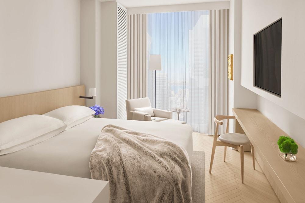 The Times Square EDITION Room Type - Superior Room, 1 King Bed (View)
