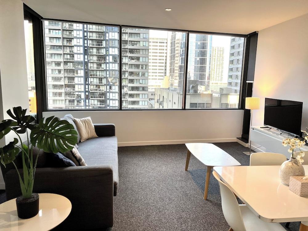 ReadySet Apartments at Upper West Side Room Type - Deluxe Apartment