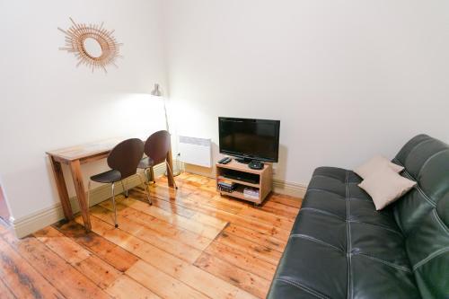 Flinders Lane-studio apartment - Tap to explore photos