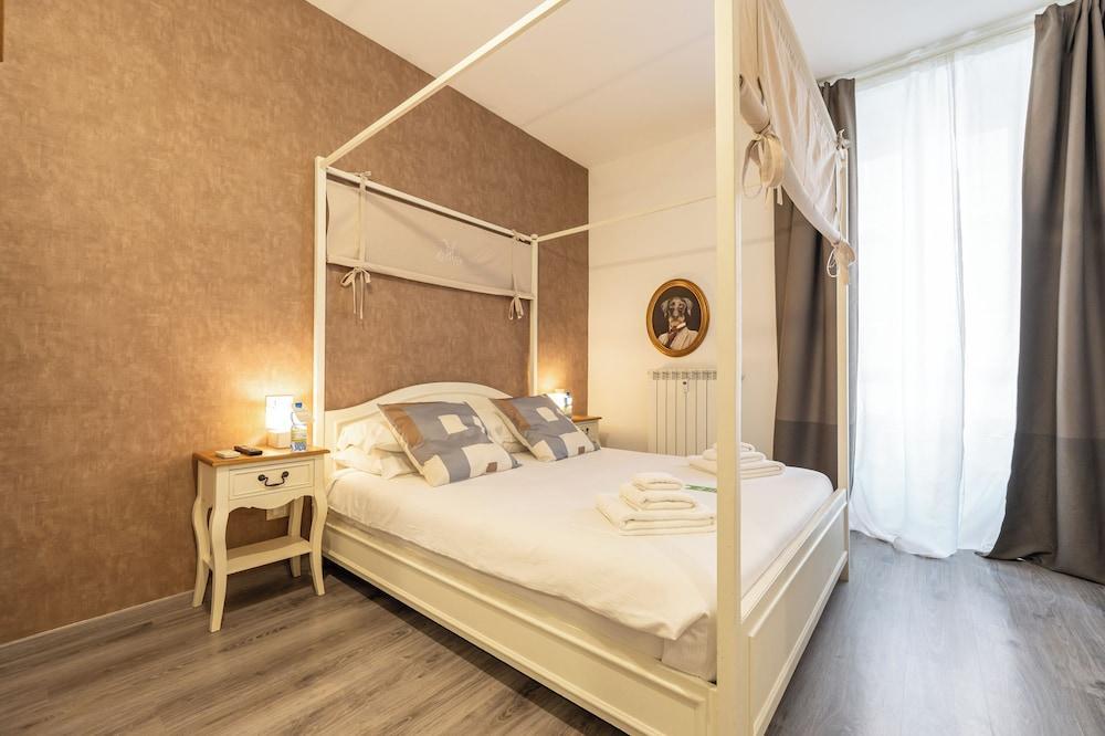Flaminia Rooms&Suites Room Type - Deluxe Double Room
