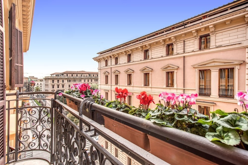 Boutique Hotel Roma - Tap to explore photos