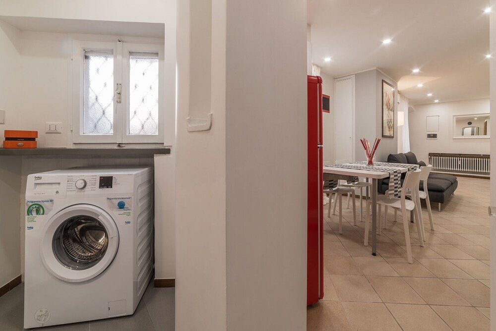 Montecitorio Lovely Apartment - Tap to explore photos