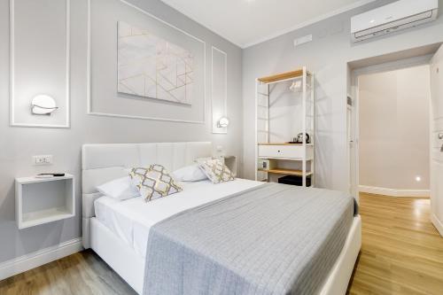 Opera Private Suites by Premium Suites Collection Room Type - Deluxe Suite