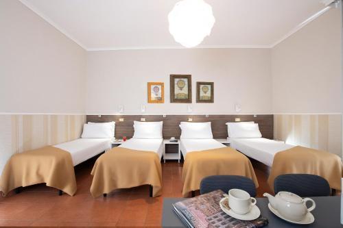 Budget Rooms Des Arts Room Type - Bed in 4-Bed Female Dormitory Room