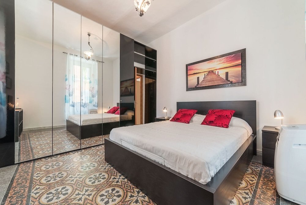 Cozy Flat Borgo Pio - Tap to explore photos