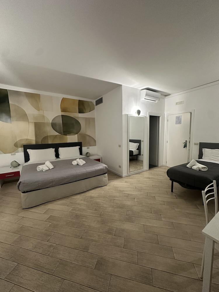 B&B A Picture of Rome Room Type - Quadruple Room, Courtyard View B&B A Picture of Rome Room Type - Quadruple Room, Courtyard View