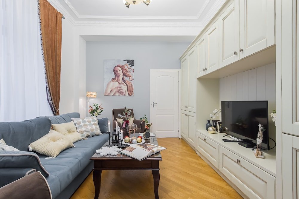 GM Apartment Kudrinskaya Square 1 - Tap to explore photos