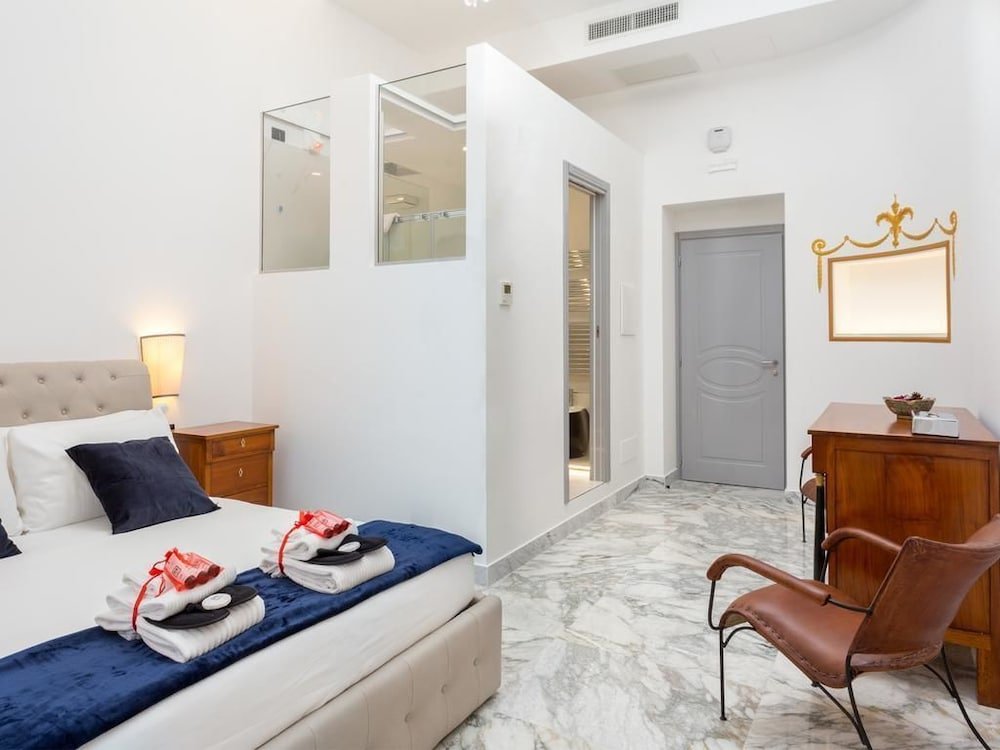 Queen Palace Suites Room Type - Superior Suite