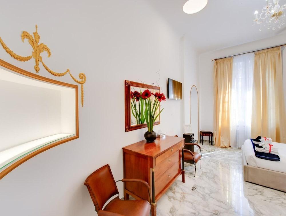 Queen Palace Suites Room Type - Standard Double Room