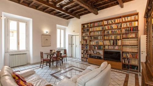 Rental In Rome Monti Apartment - Tap to explore photos