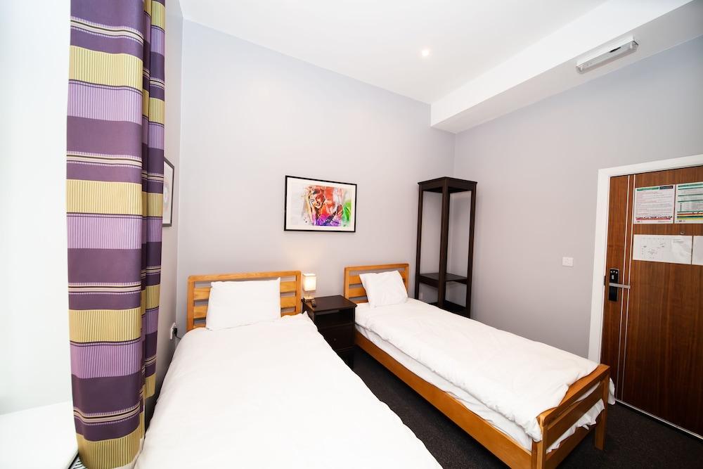 OYO The Arch, Wembly Stadium Room Type - Standard Twin Room