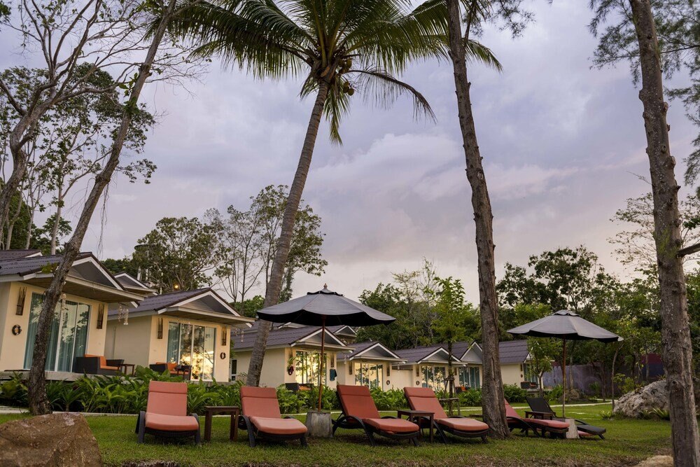 Krabi Home Resort - Tap to explore photos