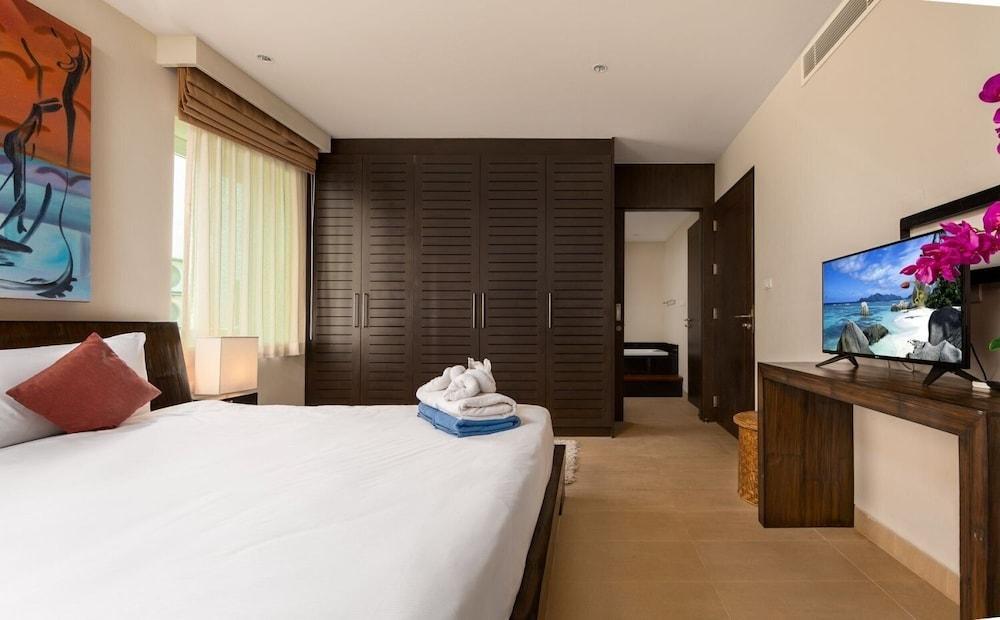 Serenity Grand Seaview Suite - Tap to explore photos
