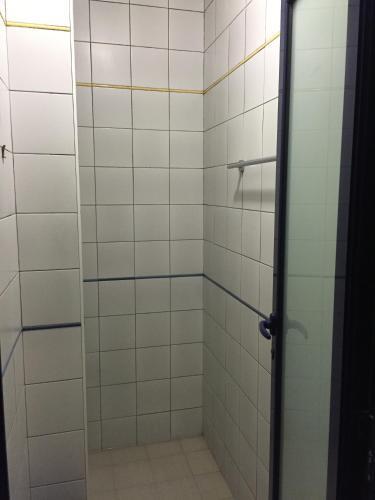 Hôtel Moderne Room Type - Double Room with Shared Bathroom