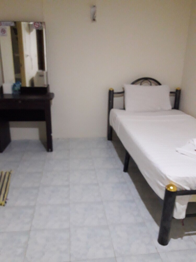 KK Guest House Patong Phuket - Tap to explore photos