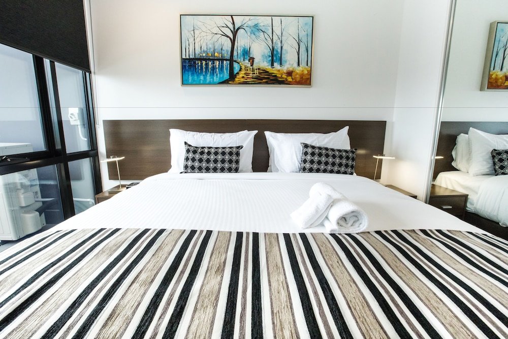 Spencer Street Apartments Room Type - 2 Bedrooms, 2 Bathrooms Executive Apartment with Balcony and Lower Floor