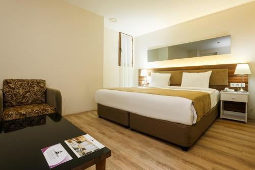 P Galata Hotel - Special Category Room Type - Standard Double or Twin Room P Galata Hotel - Special Category Room Type - Standard Double or Twin Room