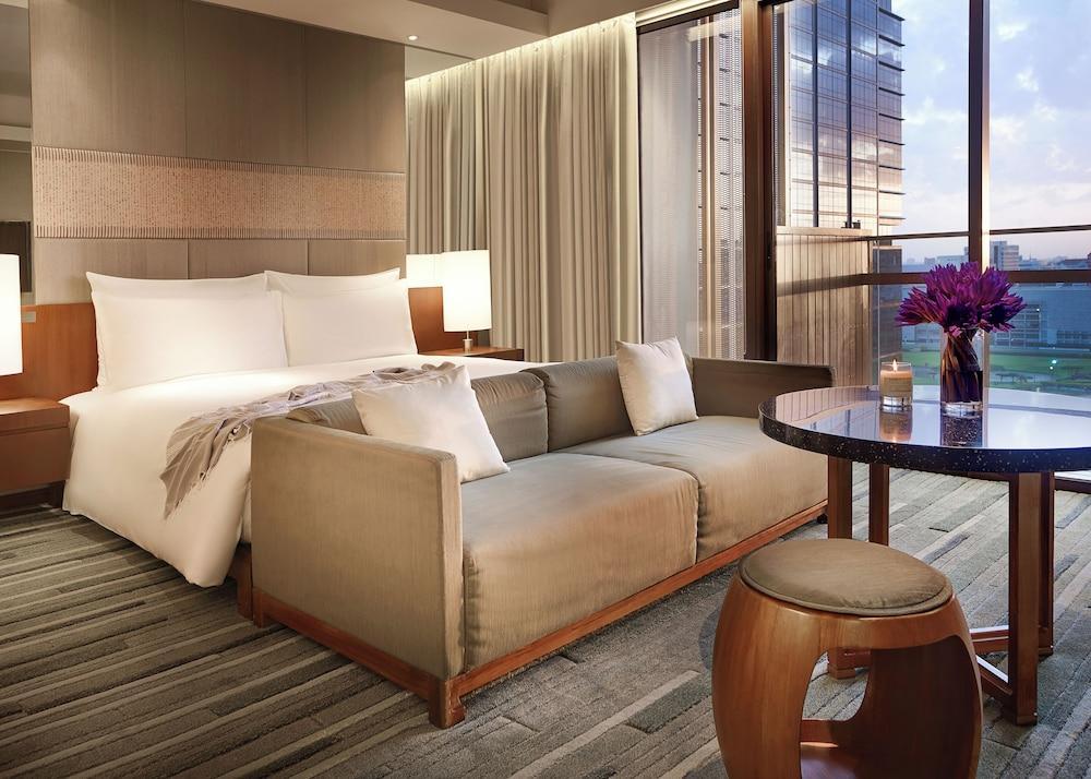 Hansar Bangkok Hotel Room Type - Horizon Suite