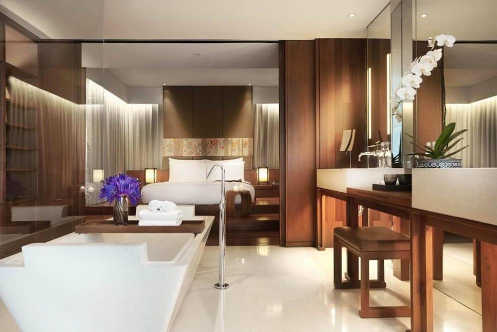 Hansar Bangkok Hotel Room Type - Vertigo suite