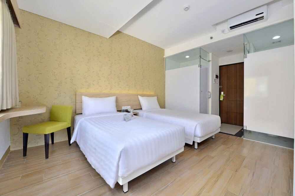 Whiz Hotel Falatehan Jakarta Room Type - Standard Twin Room