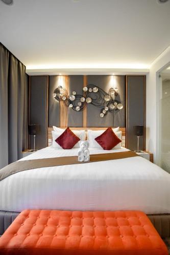 Vasaka Hotel Jakarta managed by DAFAM - Tap to explore photos