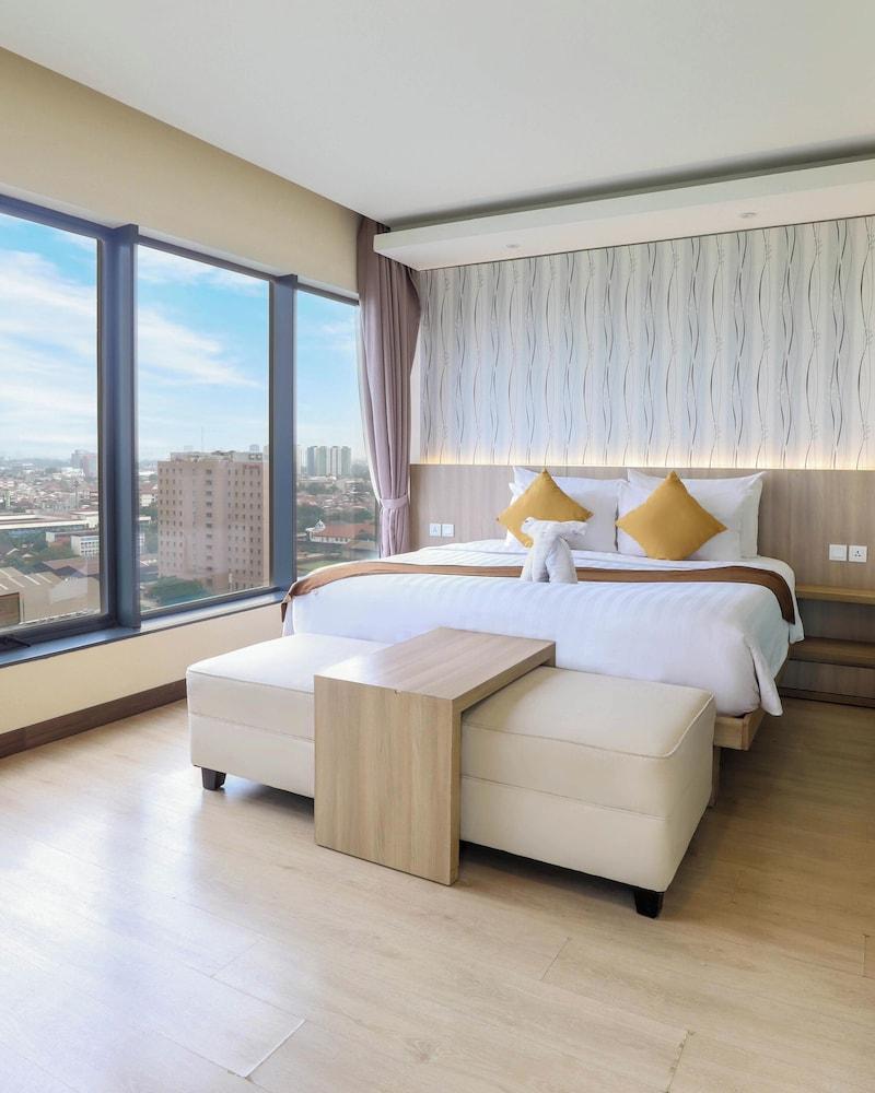 Vasaka Hotel Jakarta managed by DAFAM Room Type - Junior Suite