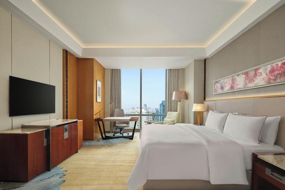 The Westin Jakarta Room Type - Deluxe Room, 1 King Bed (View) The Westin Jakarta Room Type - Deluxe Room, 1 King Bed (View)