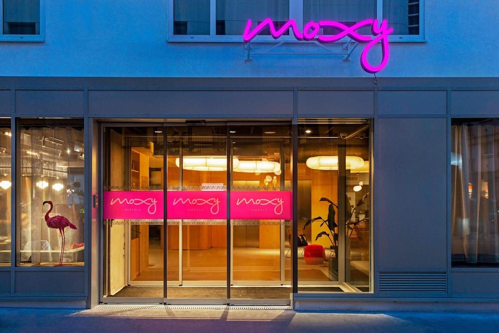 Moxy Paris Bastille France - Tap to explore photos
