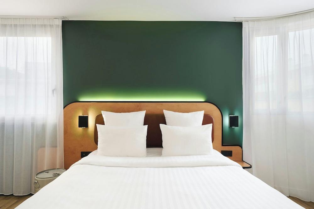 Moxy Paris Bastille France Room Type - Family Room, 1 Queen Bed with Sofa bed