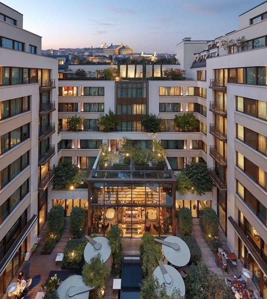Mandarin Oriental, Paris - Tap to explore photos
