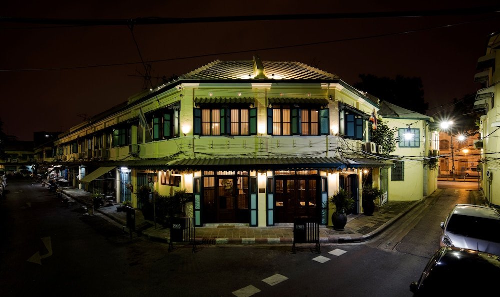 1905 Heritage Corner - Tap to explore photos
