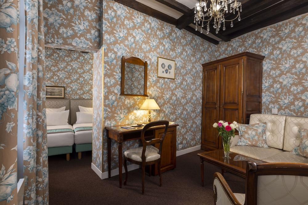 Relais Hotel Du Vieux Paris Room Type - Suite, Bathtub, Courtyard View Relais Hotel Du Vieux Paris Room Type - Suite, Bathtub, Courtyard View