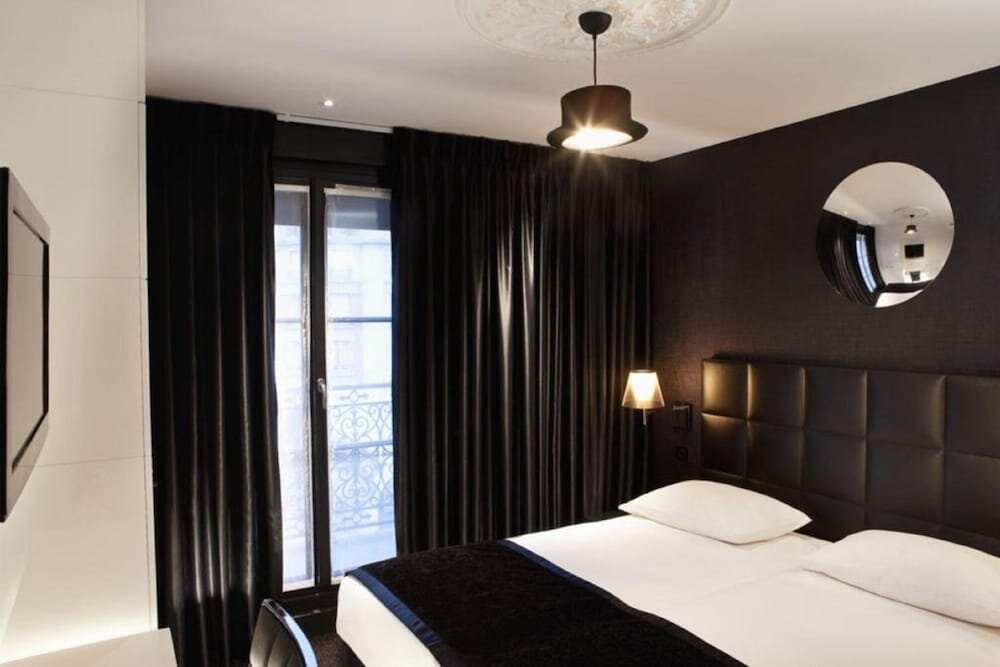 First Hotel Paris Tour Eiffel Room Type - Deluxe Double Room with Eiffel view