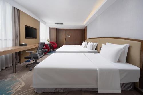 凯旋龙酒店广州区庄地铁站店 交易会期间提供免费穿梭巴士 Room Type - Business Triple Room