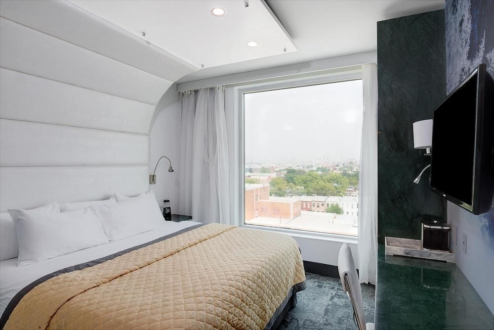 Wyndham Garden Brooklyn Sunset Park Room Type - Deluxe Room, Non Smoking