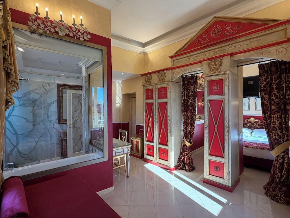 Hotel Romanico Palace Room Type - Junior Suite