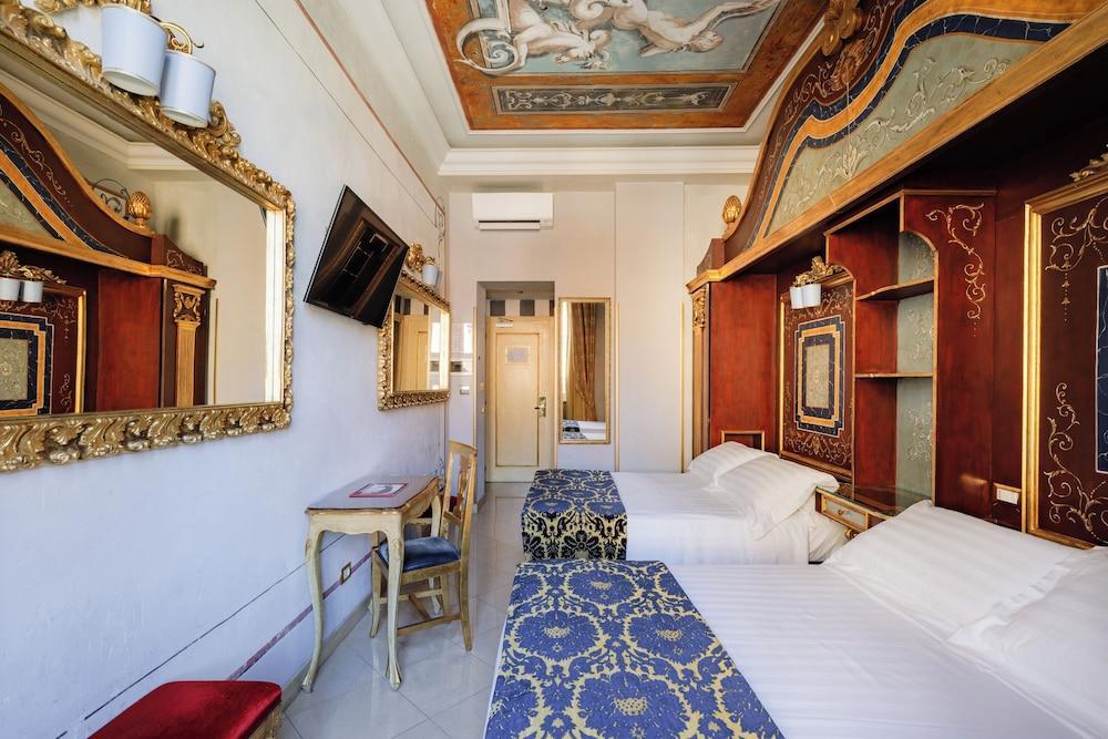 Hotel Romanico Palace - Tap to explore photos