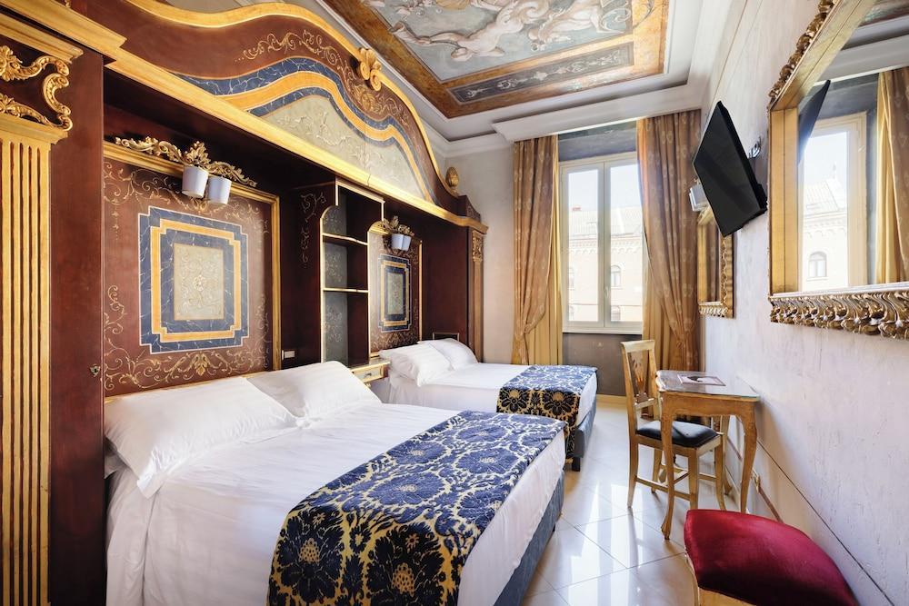 Hotel Romanico Palace Room Type - Classic Room, 2 Queen Beds