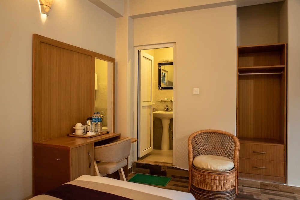 Busy Bee Resort Room Type - Deluxe Double or Twin Room